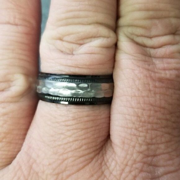 Men's Hammered Titanium Promise Ring Band - Black and Silver Hammered Titanium - Picture 3 of 8